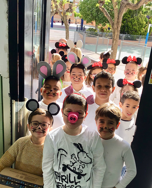 Alumnado de Segundo Ciclo del CEIP Ntra. Sra. de Fatima en un proyecto de teatro